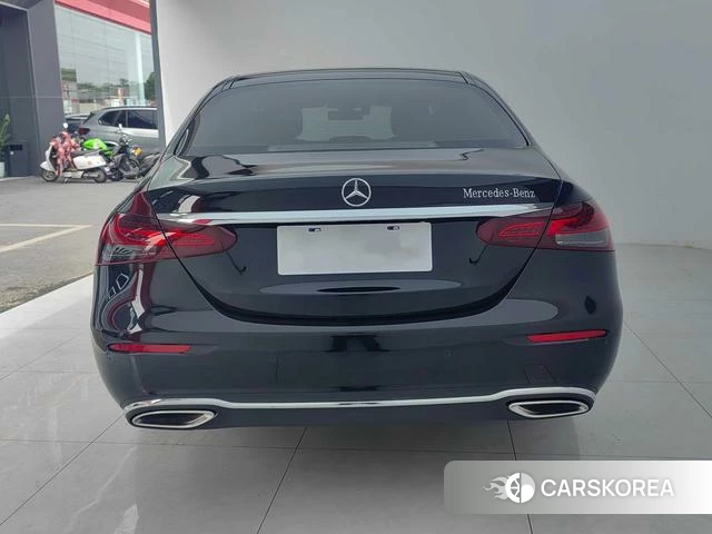 Mercedes-Benz E-class 2023 Черный из Китая, фото 4
