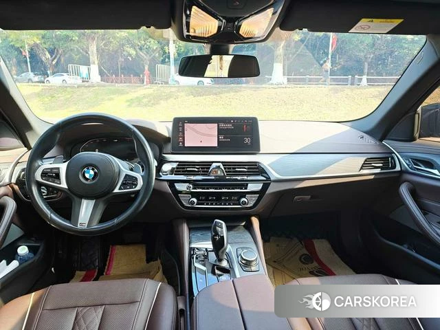 BMW 5 series 2022 Черный из Китая, фото 4