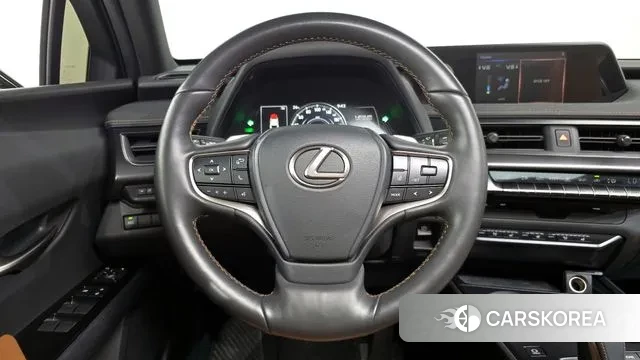 Lexus UX300e 2022 Черный из Кореи, фото 4