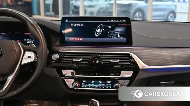 BMW 5 Series (G30) 2022 Черный из Кореи, фото 4