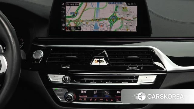 BMW 5 Series (G30) 2019 Черный из Кореи, фото 4