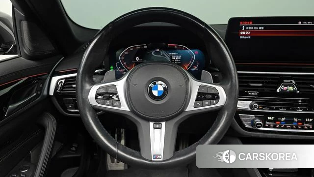 BMW 5 Series (G30) 2023 Серый из Кореи, фото 4