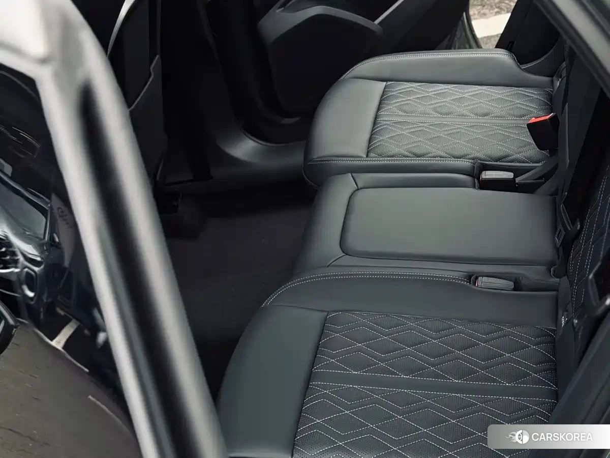 Audi Q5L 2025 Зеленый из Китая, фото 4