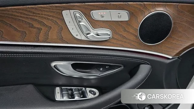 Mercedes-Benz E-Class W213 2019 Белый из Кореи, фото 4