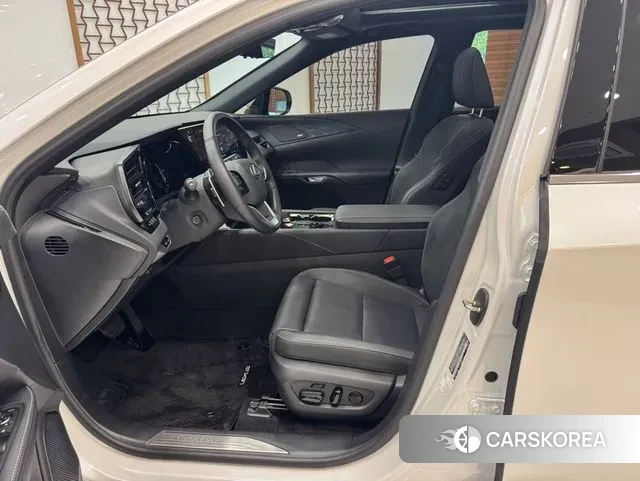 Lexus RX450h + 5th generation 2024 Жемчужный цвет из Кореи, фото 4