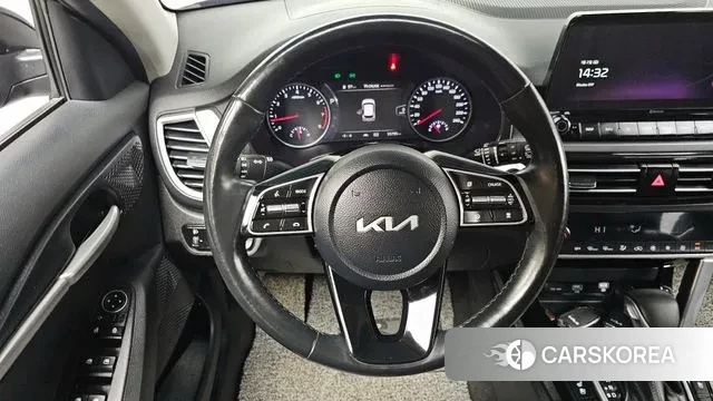 Kia Seltos 2022 Черный из Кореи, фото 4