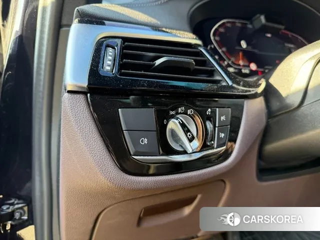 BMW 5 Series (G30) 2023 Черный из Кореи, фото 4