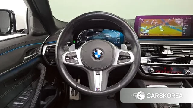 BMW 5 Series (G30) 2021 Белый из Кореи, фото 4