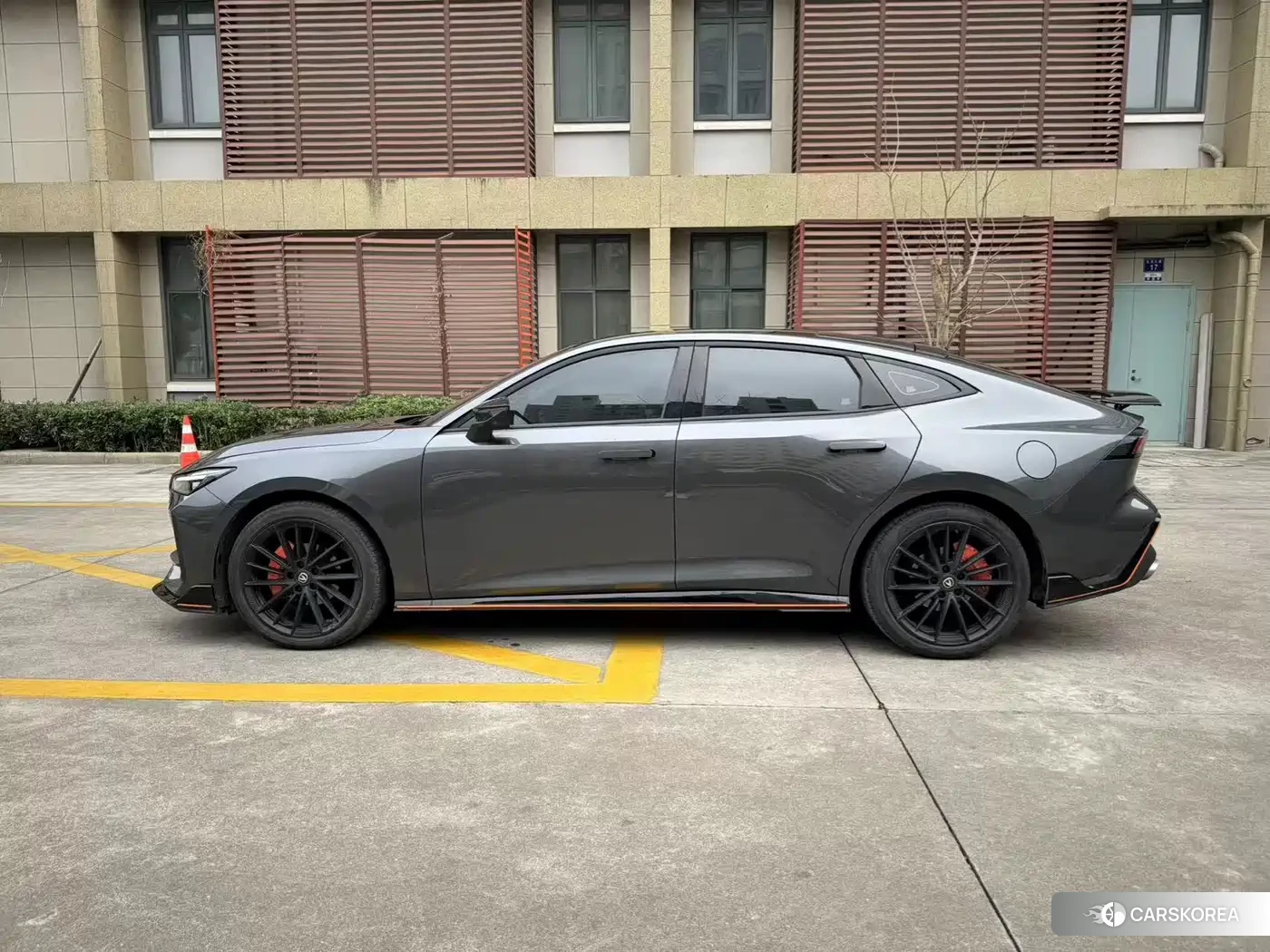 Chang'an Changan UNI-V 2023 Silver/gray из Китая, фото 4