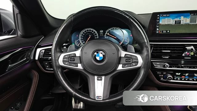 BMW 5 Series (G30) 2018 Светло-серебряный цвет из Кореи, фото 4