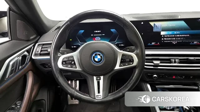 BMW i4 2022 Светло-серебряный цвет из Кореи, фото 4