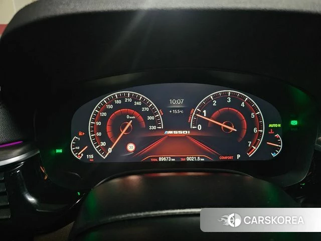 BMW 5 Series (G30) 2019 Цвет галактики из Кореи, фото 4