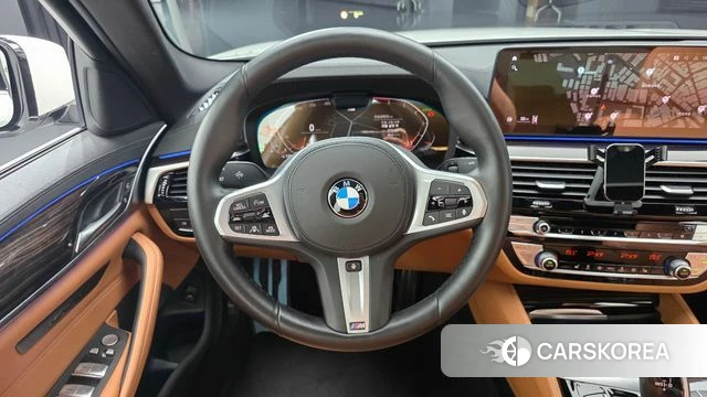 BMW 5 Series (G30) 2021 Белый из Кореи, фото 4