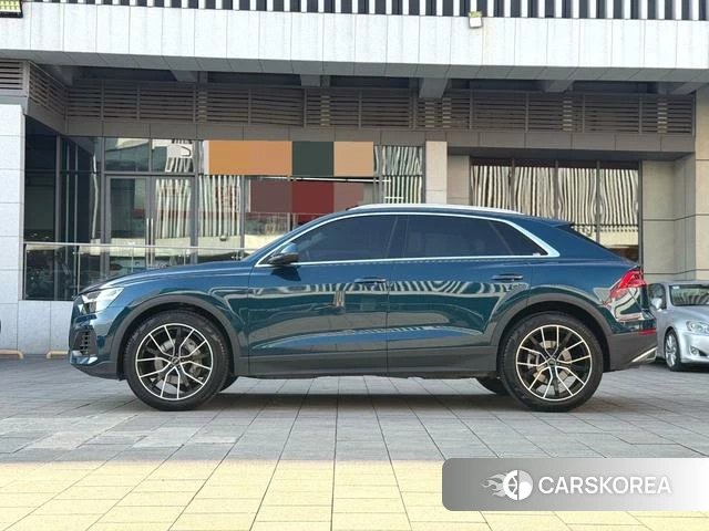 Audi Q8 2023 Синий из Китая, фото 4