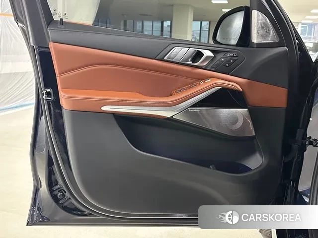 BMW X7 (G07) 2020 Черный из Кореи, фото 4