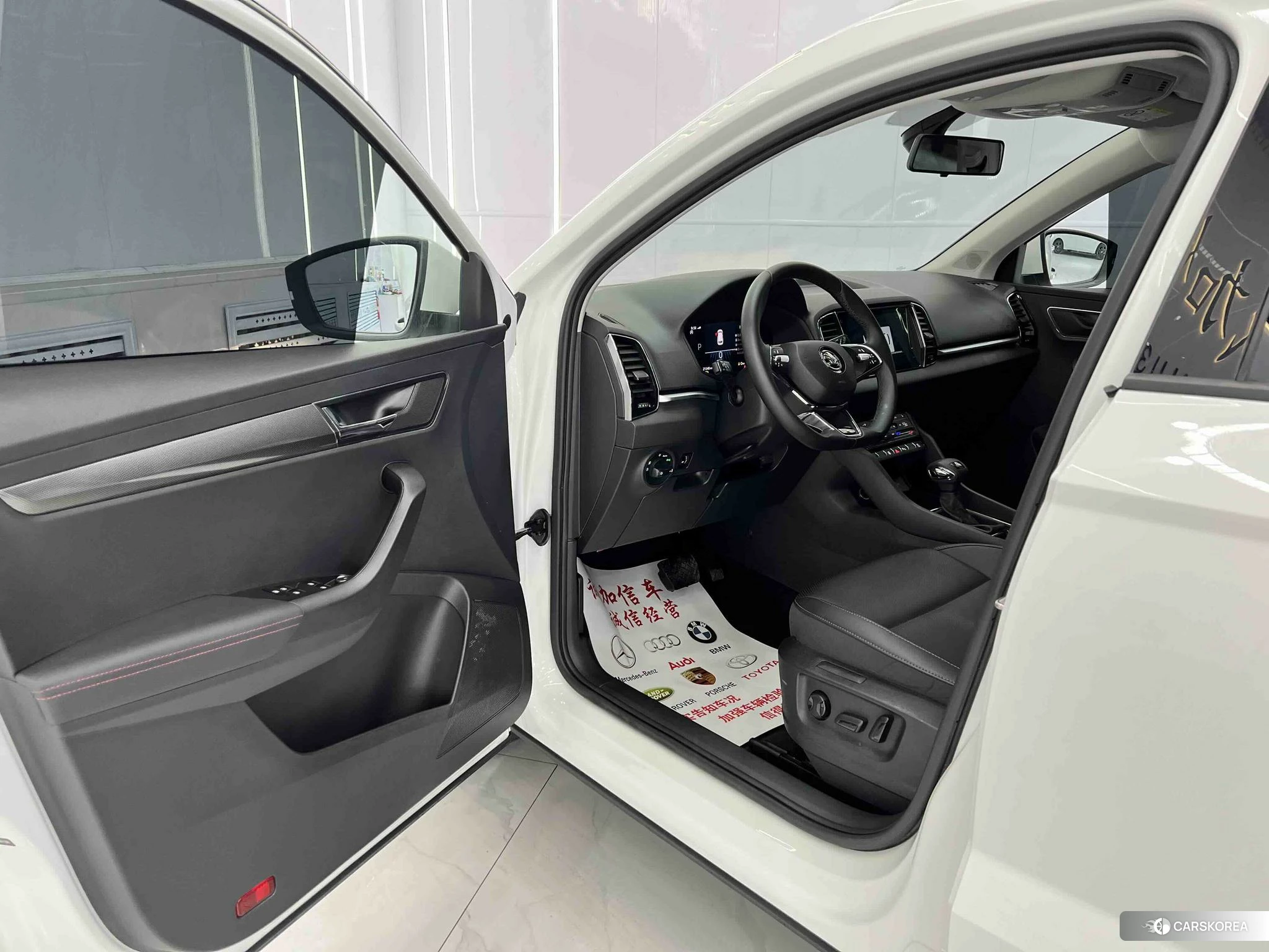 Skoda Krok 2022 Белый из Китая, фото 4
