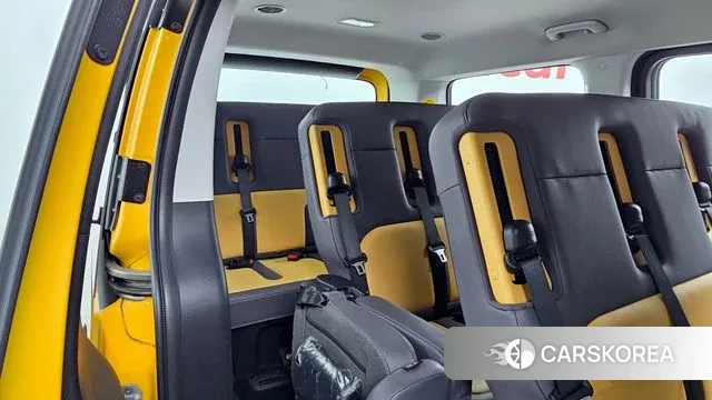 Hyundai Staria 2022 Желтый из Кореи, фото 4