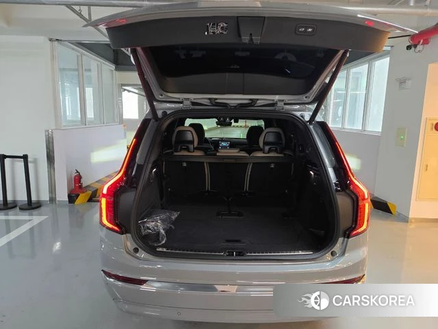 Volvo XC90 second Generation 2025 Серебристо-серый из Кореи, фото 4