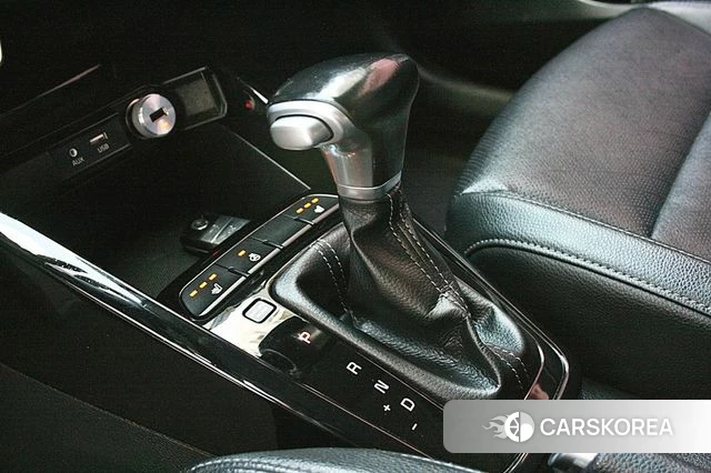 Kia Stonic 2018 Белый из Кореи, фото 4