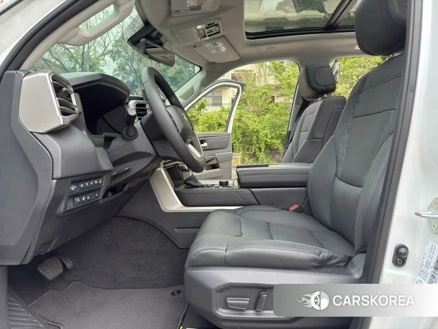 Toyota Sequoia 2024 Белый из Китая, фото 4
