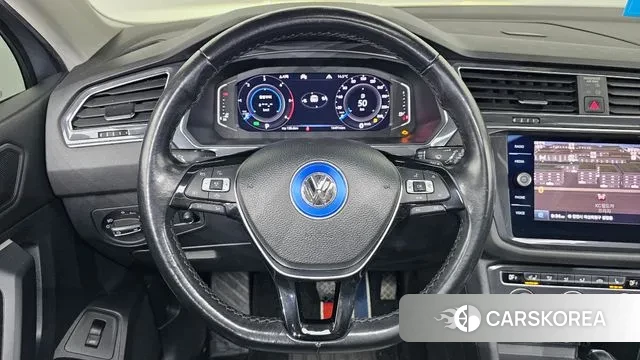 Volkswagen Tiguan Allspace 2020 Серебристо-серый из Кореи, фото 4