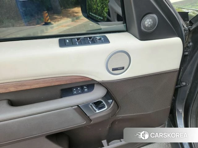 Land Rover Discovery 5 2018 Серый из Кореи, фото 4