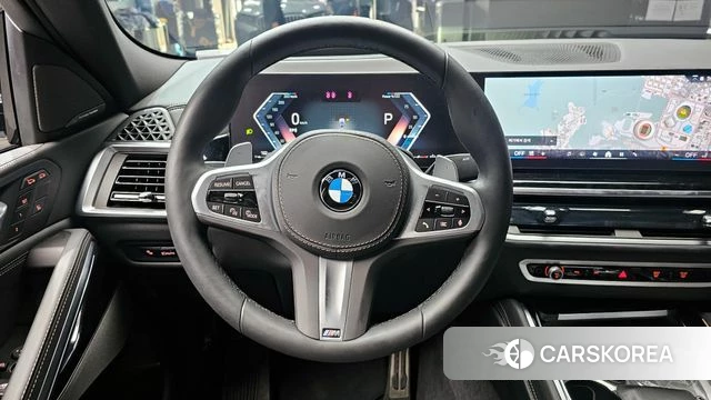 BMW X6 (G06) 2025 Светло-серебряный цвет из Кореи, фото 4
