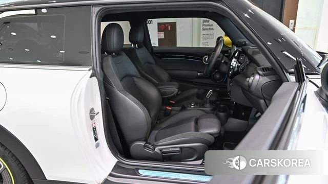 Mini Cooper Electric 2023 Белый из Кореи, фото 4