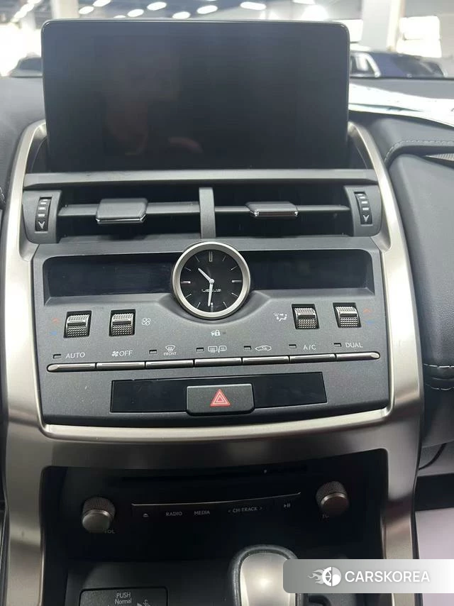 Lexus NX 2021 Серебристо-серый из Китая, фото 4