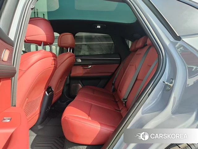 AITO Ask the world M5 2024 Серебристо-серый из Китая, фото 4