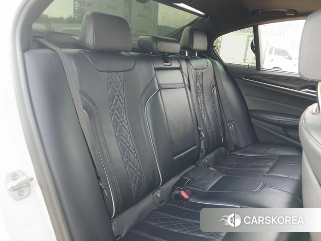 BMW 5 Series (G30) 2018 Белый из Кореи, фото 4