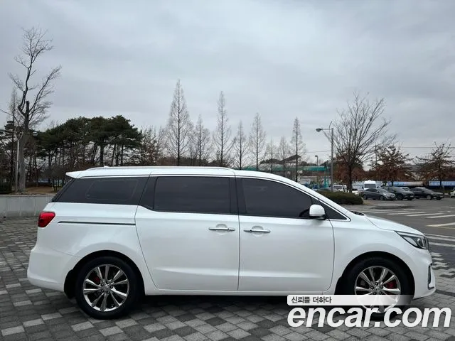 Kia The New Carnival id 2471504 из Кореи 4