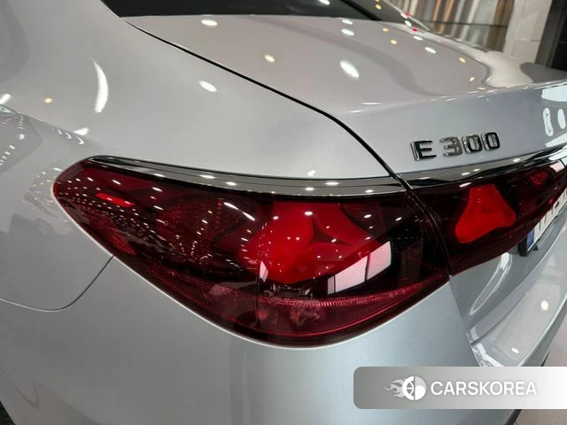 Mercedes-Benz E-Class W214 2024 Серебряный из Кореи, фото 4