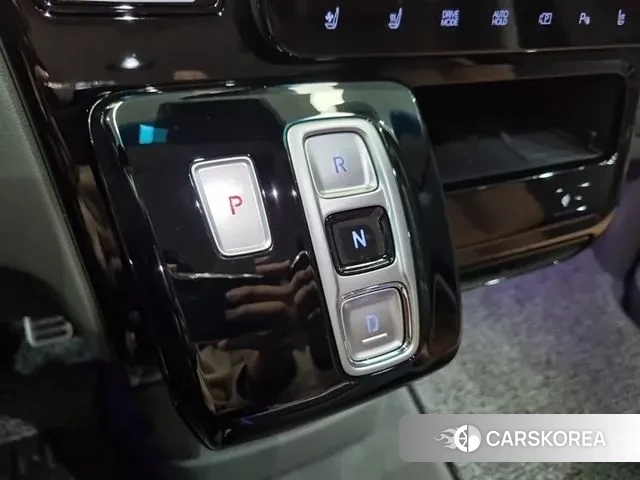 Hyundai Staria 2025 Черный из Кореи, фото 4