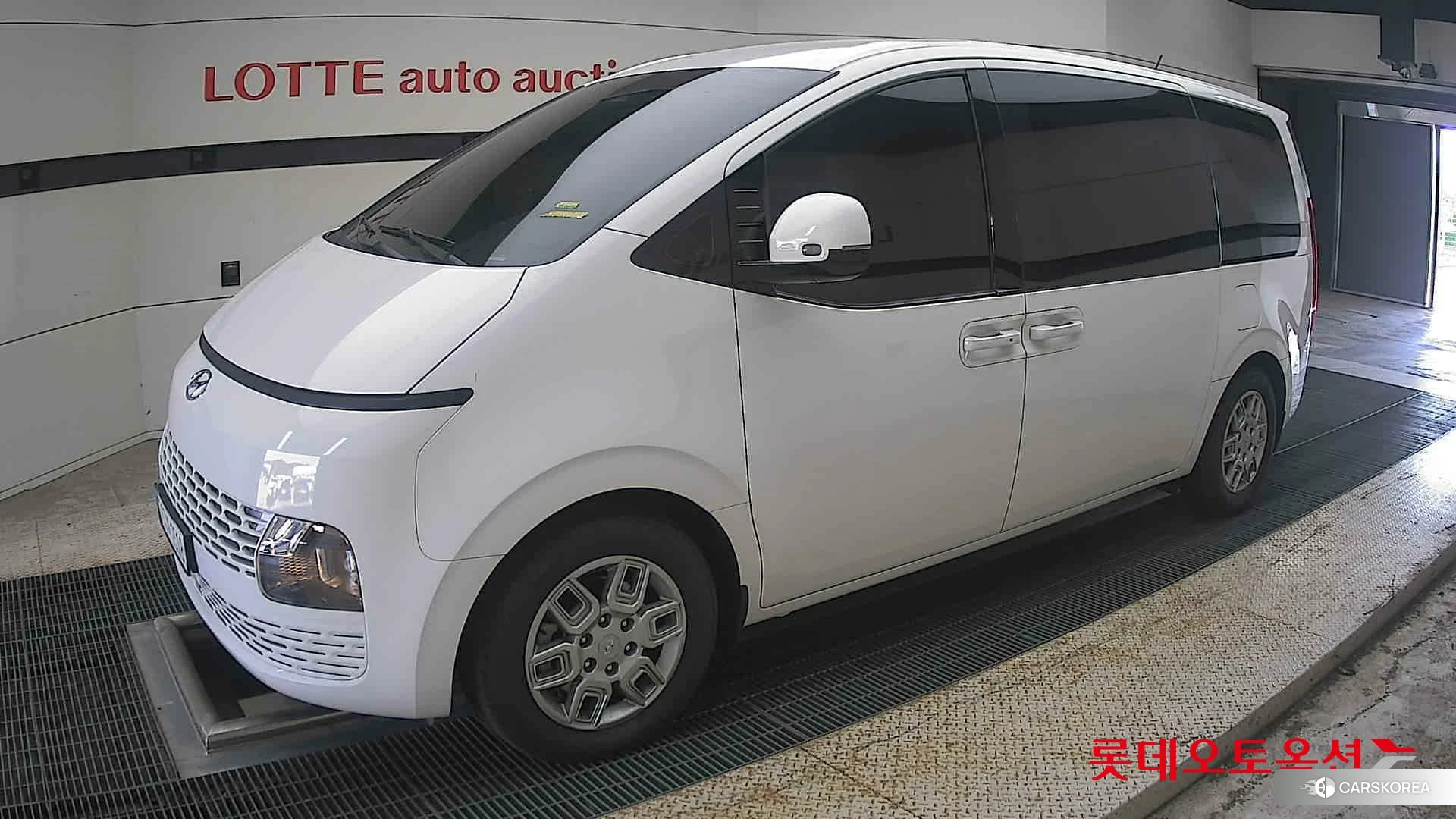 Hyundai Staria 2022 Creamy White из Кореи, фото 4