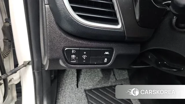 Kia Seltos 2022 Белый из Кореи, фото 4