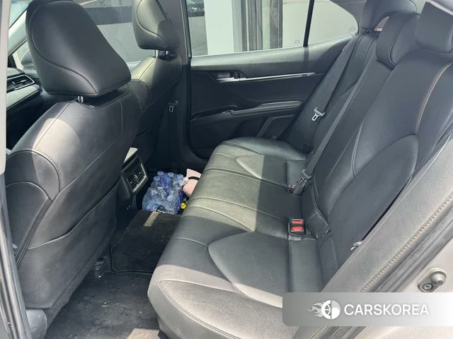 Toyota Camry 2023 Серебристо-серый из Китая, фото 4