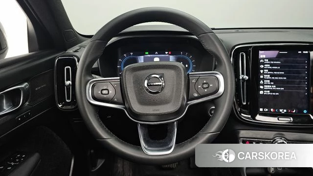 Volvo XC40 2025 Черный из Кореи, фото 4