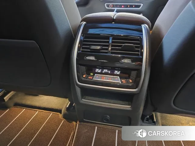 BMW X6 (G06) 2025 Черный из Кореи, фото 4