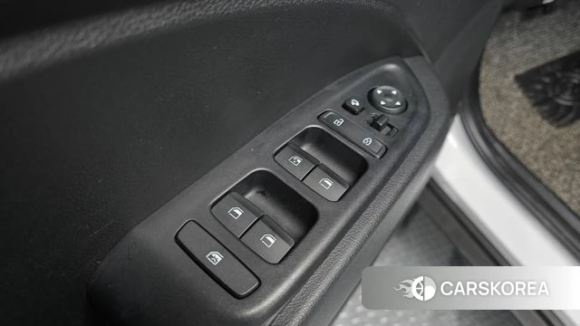 Hyundai Venue 2023 Белый из Кореи, фото 4