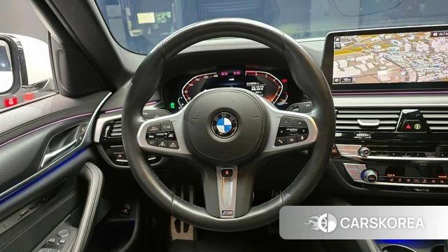 BMW 5 Series (G30) 2022 Белый из Кореи, фото 4