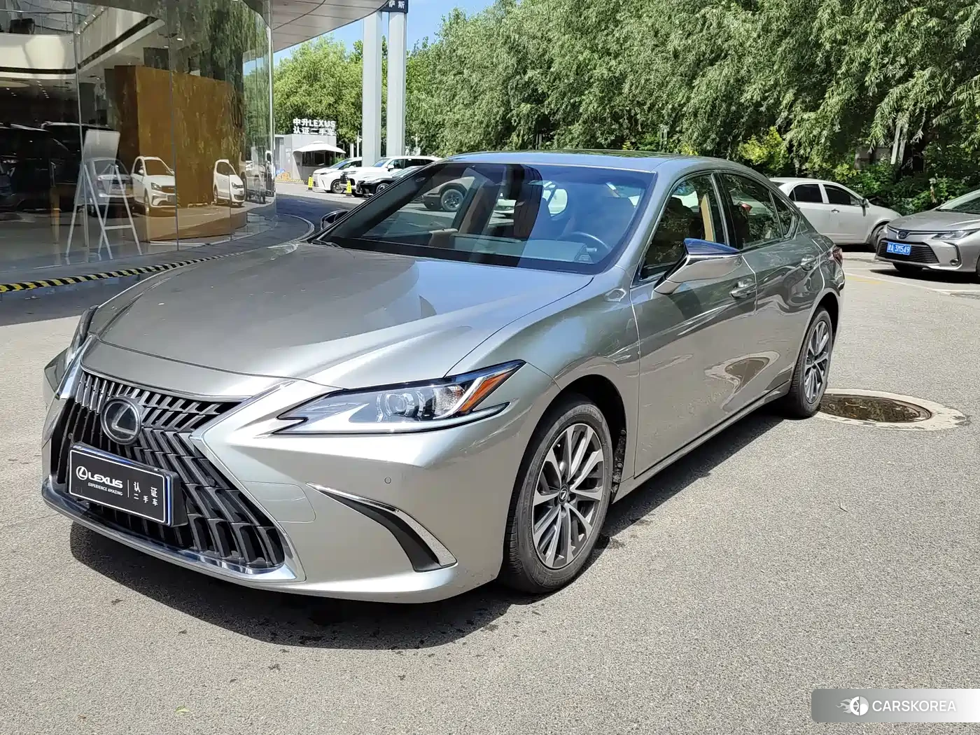 Lexus ES 2024 Silver/gray из Китая, фото 4