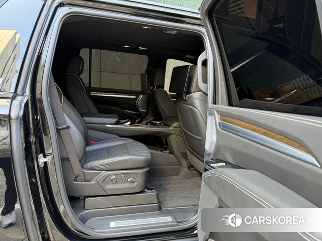 Cadillac Escalade 5th Generation 2025 Черный из Кореи, фото 4