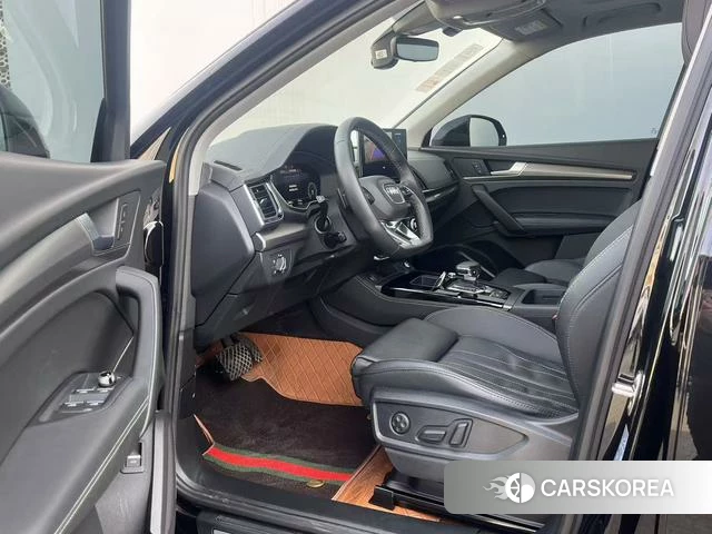 Audi Q5L 2023 Черный из Китая, фото 4