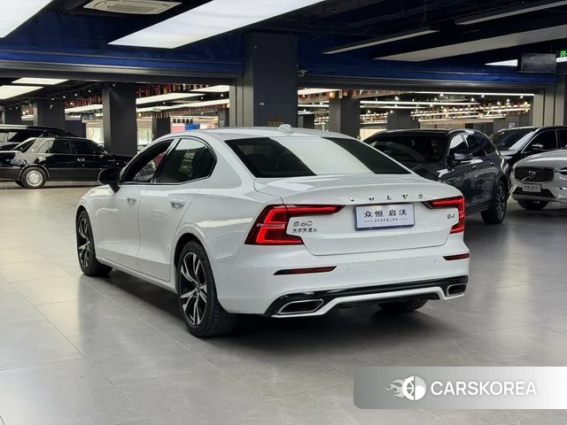 Volvo S60 2022 Белый из Китая, фото 4
