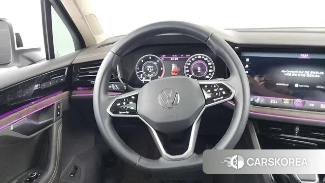 Volkswagen Touareg 3rd generation 2023 Белый из Кореи, фото 4