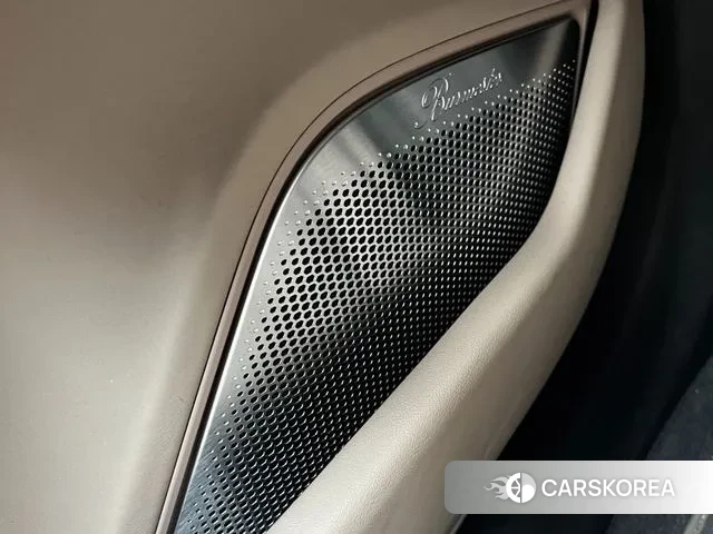 Porsche Taycan 2021 Жемчужный цвет из Кореи, фото 4