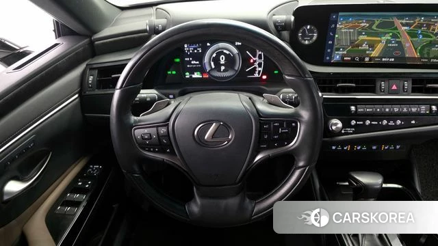 Lexus ES300h 7th generation 2023 Серебряный из Кореи, фото 4