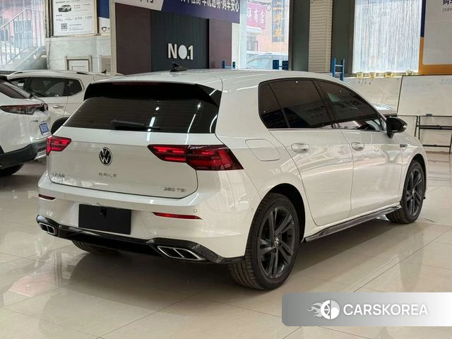 Volkswagen Golf 2023 Белый из Китая, фото 4