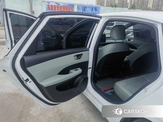 Roewe D6 2025 Белый из Китая, фото 4